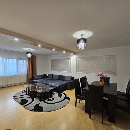 Didi Apartament Craiova Bagian luar foto